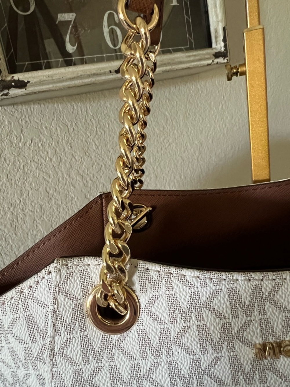 Michael Kors Jet Set Travel Signature Bag - Picture 5 of 11